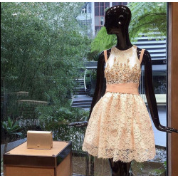 VESTIDO BLONDAS Y PERLAS