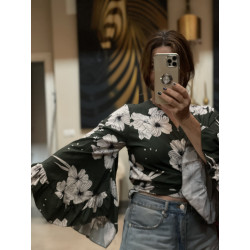 BLUSA ESTAMPADA MANGAS AMPLIAS