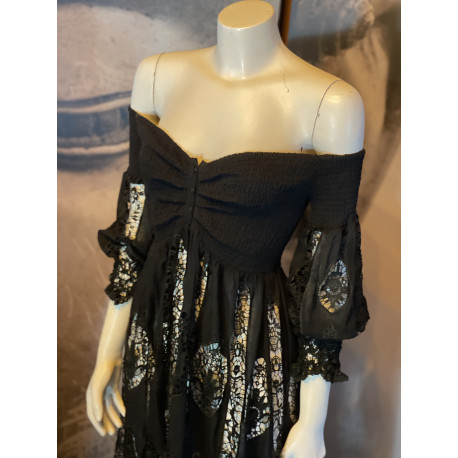 VESTIDO PERFORADO